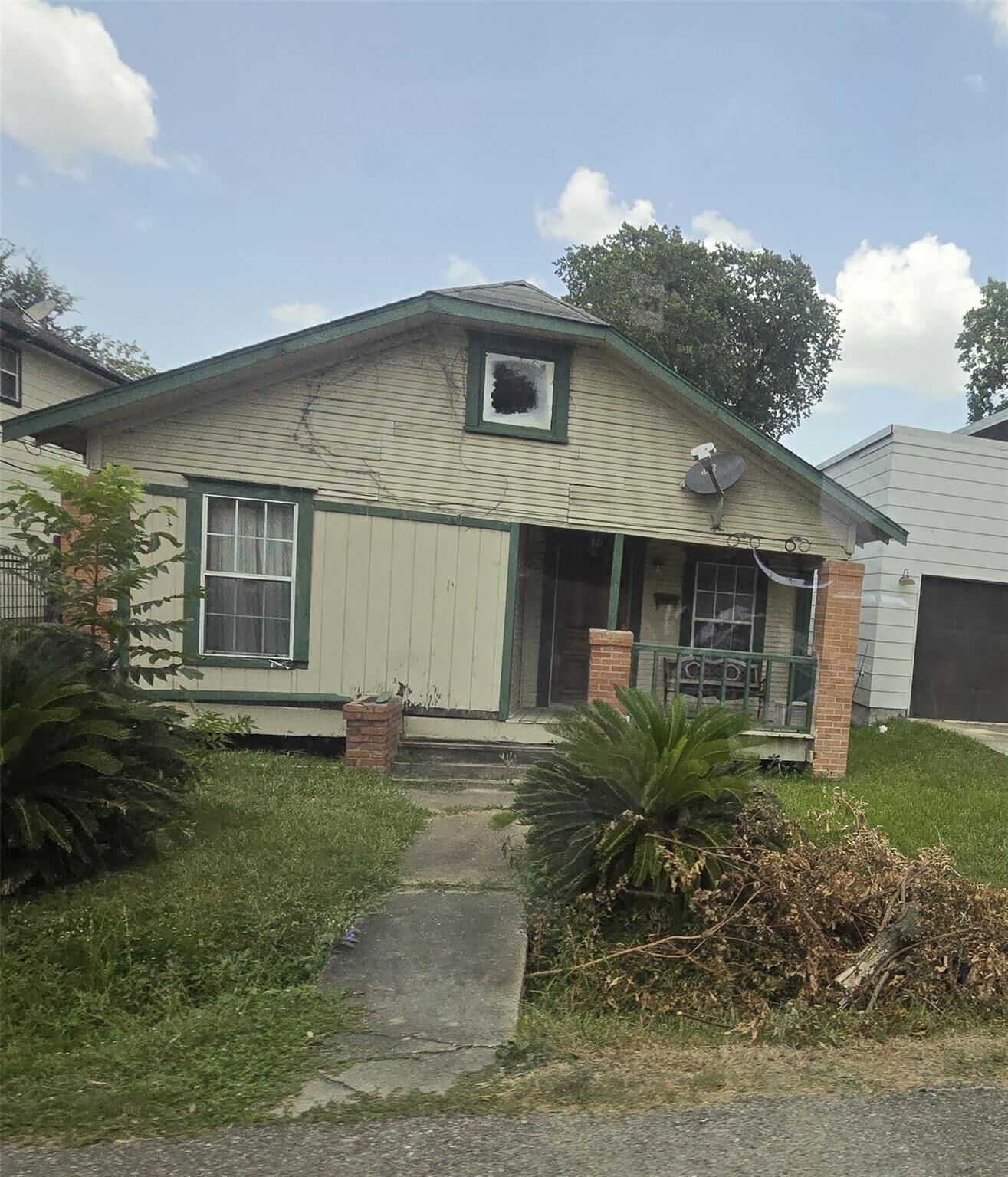 Property Photo: 821 E 38th Street TX 77022
