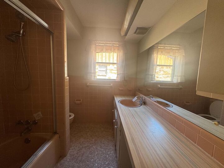 Property Photo:  5459 Imogene Street  TX 77096 