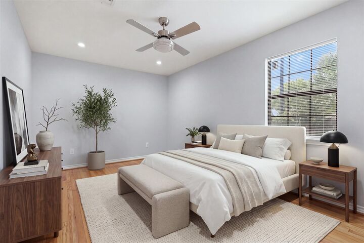 Property Photo: 4926 Edfield Street TX 77033