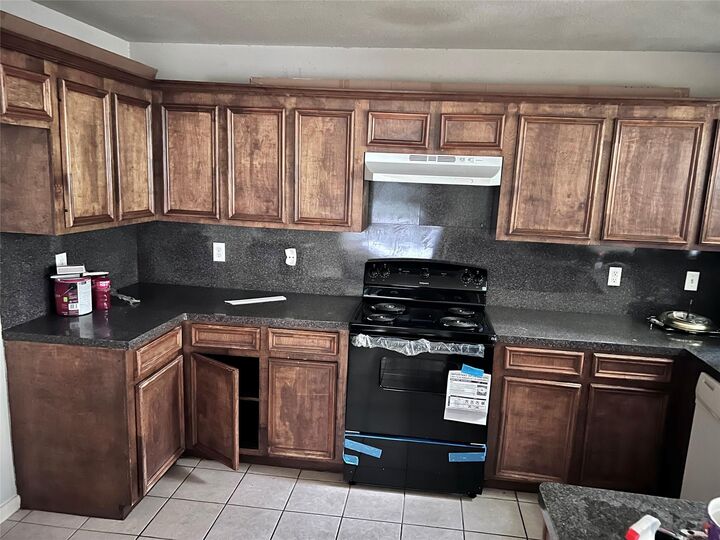 Property Photo:  4209 Clover Street B  TX 77051 