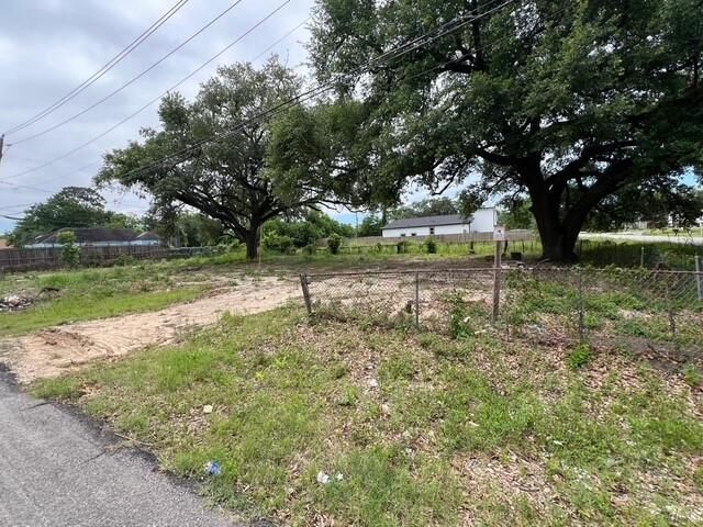Property Photo:  1101 Danube Street  TX 77051 
