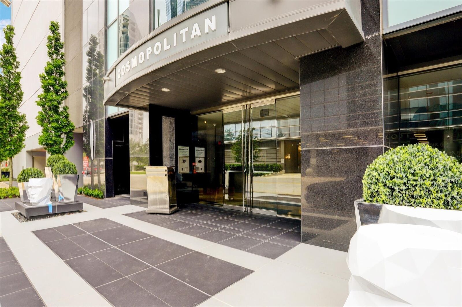Property Photo:  1600 Post Oak Boulevard 1304  TX 77056 