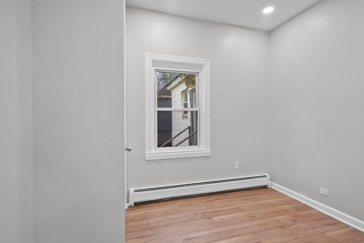 Property Photo:  196 Smith St 1  NJ 07106 