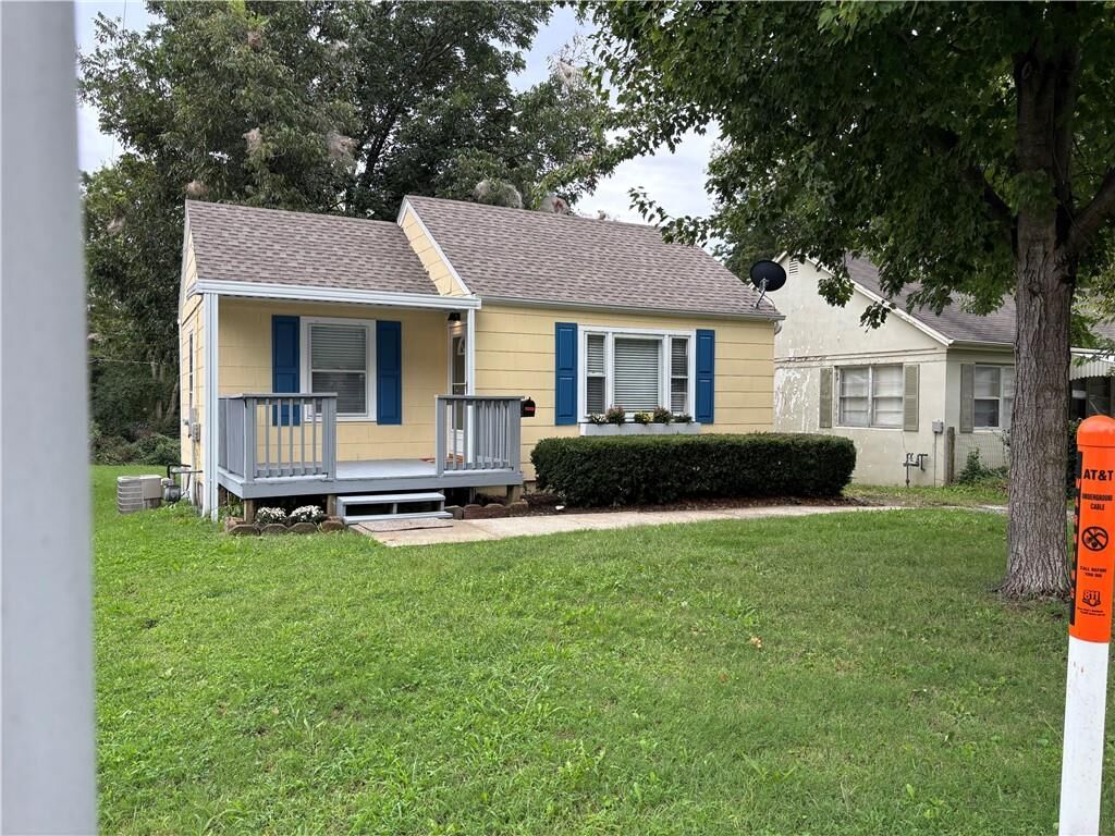 Property Photo:  10821 E 19th Street S  MO 64052 