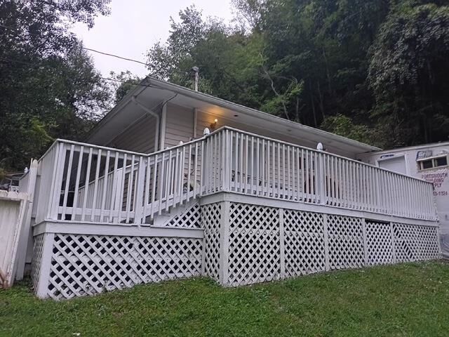 Property Photo:  1762 Poplar St  OH 45662 