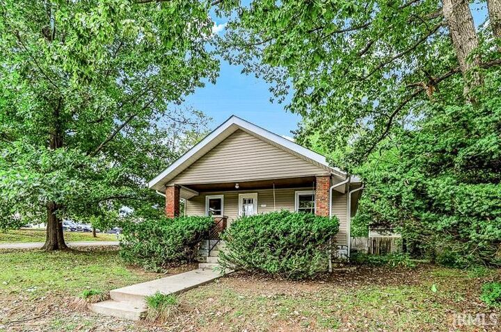 Property Photo:  2312 S Ford Avenue  IN 47403-3321 