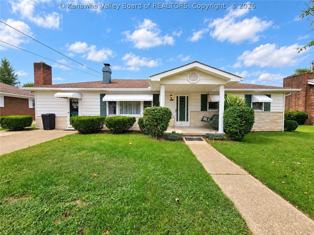 Property Photo:  2904 Maple Avenue  WV 25550 