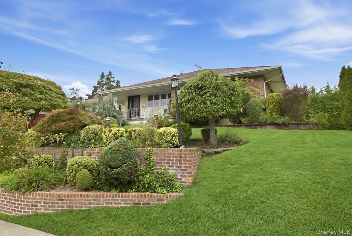 Property Photo:  47 Royal Way  NY 11040 