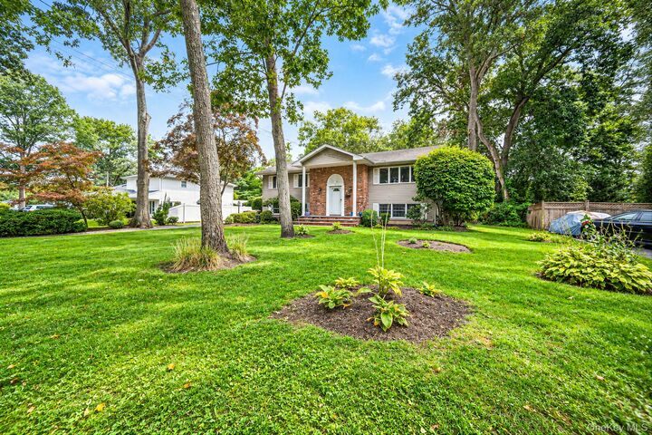 Property Photo: 3 Oasis Place NY 11731