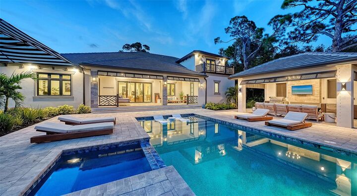 Property Photo: 650 Oaks Creek Court FL 34229