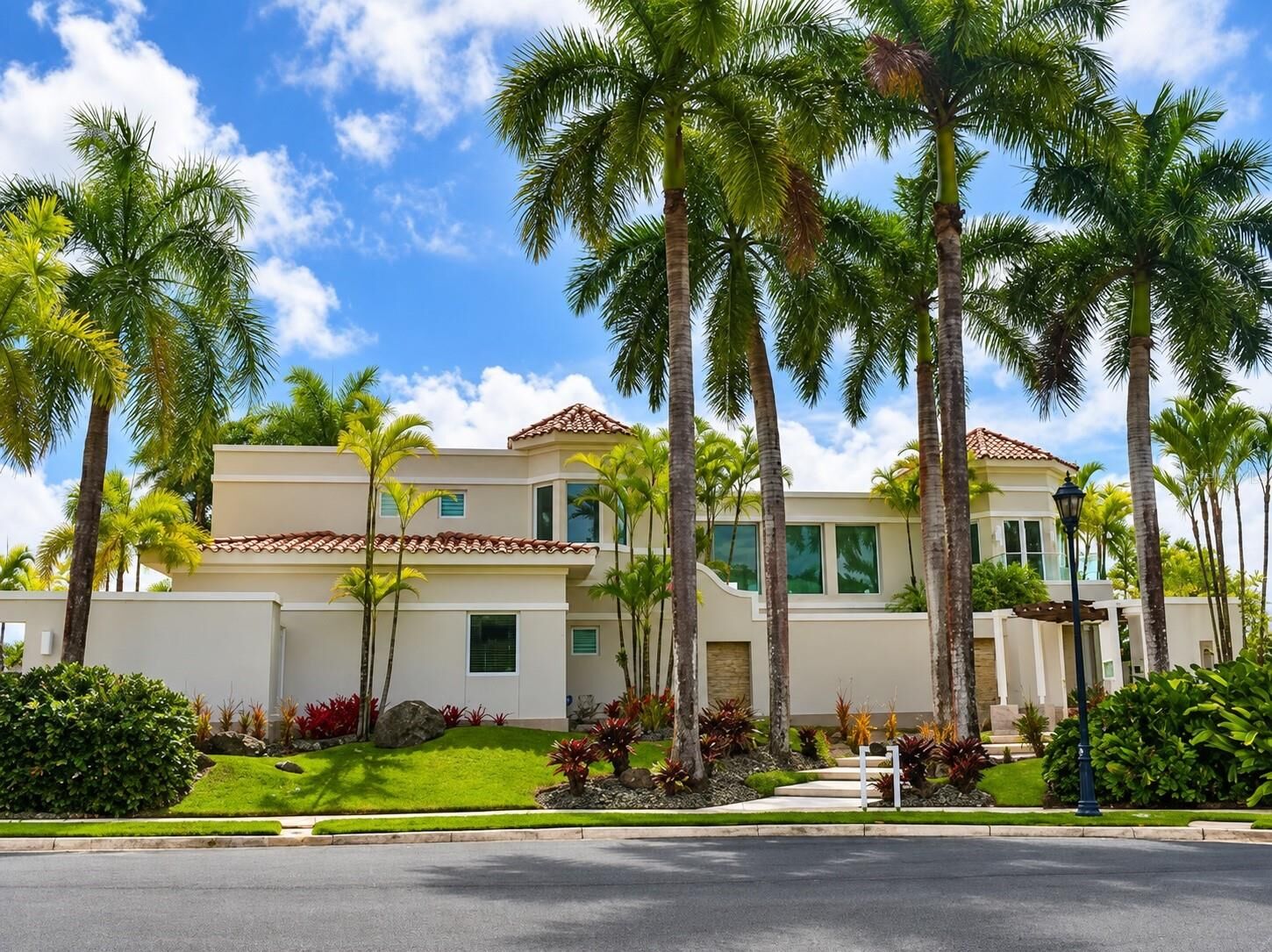 Property Photo:  Urb. Montehiedra Calle Gorrión  PR 00926 
