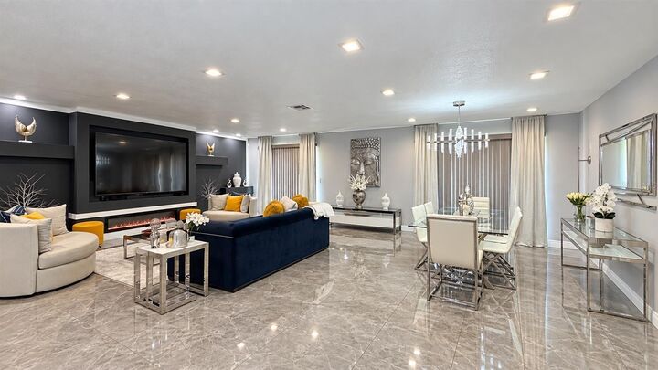 Property Photo:  5213 Wildflower Road  FL 32821 