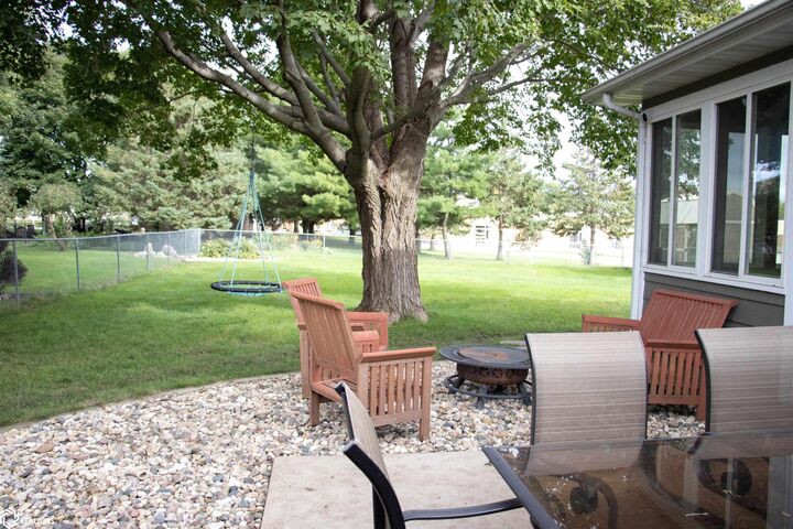 Property Photo: 902 S 12th Street IA 50428