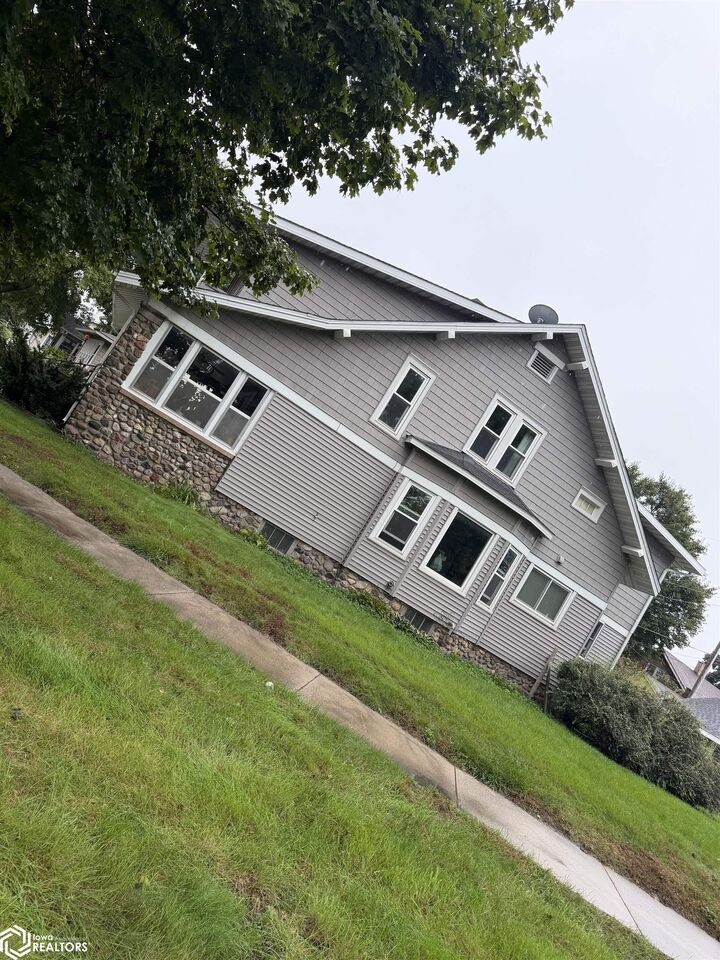 Property Photo: 245 Foster Boulevard IA 50126