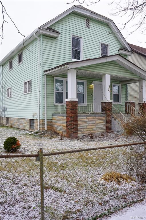 Property Photo:  2016 W Grand Street  MI 48238 3487 