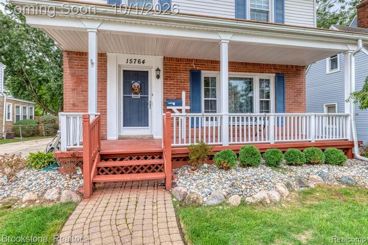Property Photo: 15764 Deerfield Avenue MI 48021 1612
