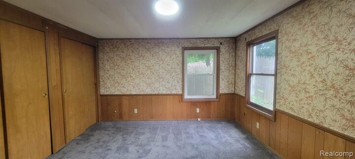 Property Photo:  38 Earlmoor Boulevard  MI 48341 2816 