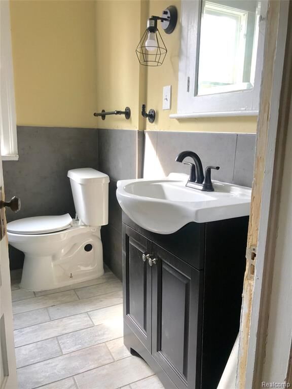 Property Photo:  840 Pingree Street  MI 48202 1940 
