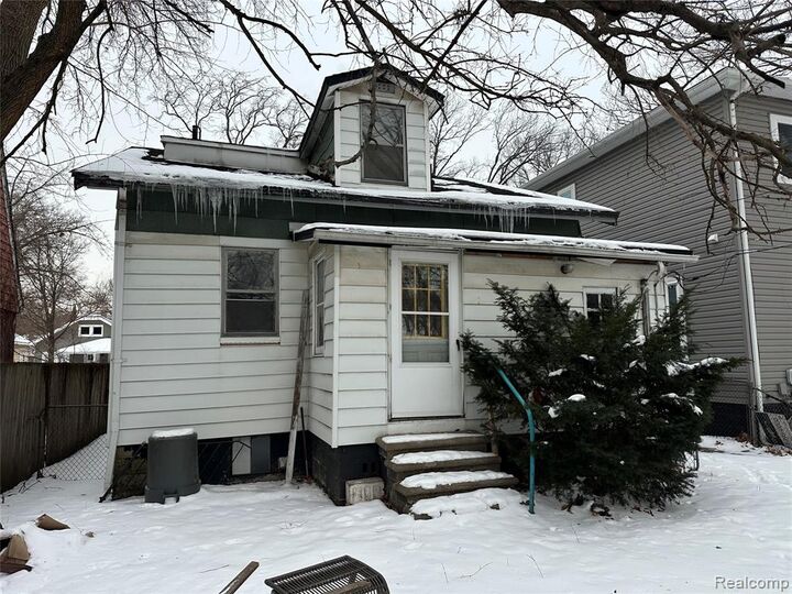 Property Photo: 293 Fielding Street MI 48220 2771
