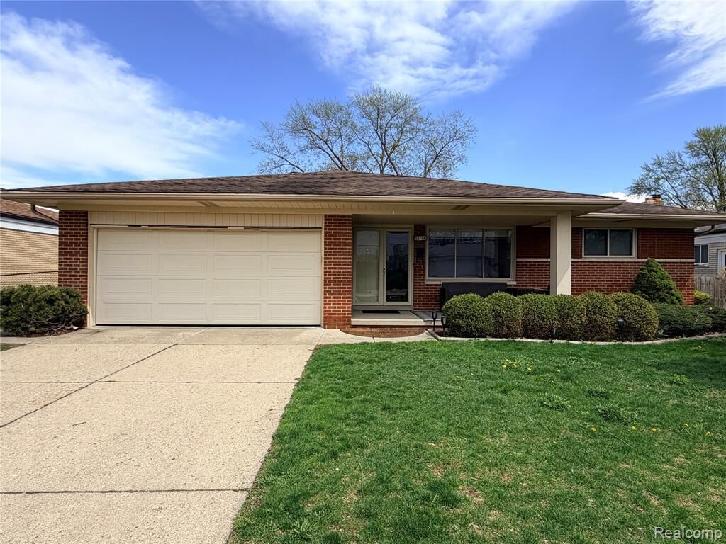 Property Photo:  35774 Annette Drive  MI 48310 5054 