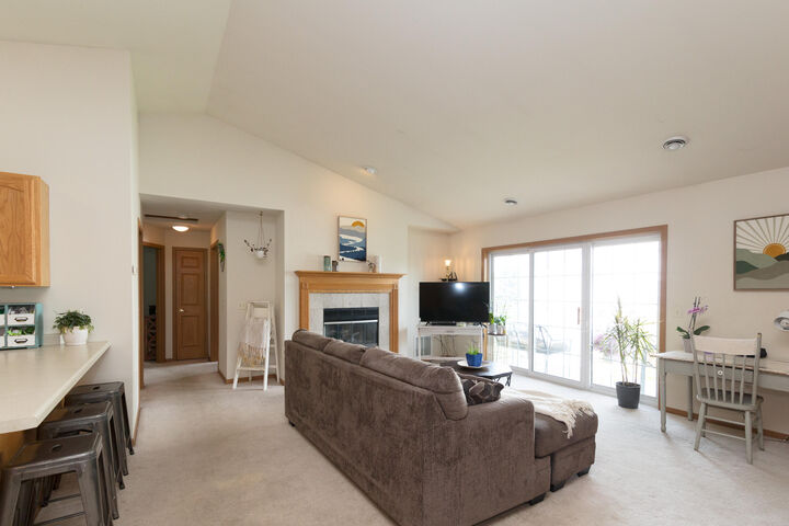 Property Photo:  724 Wood River Ct  WI 53095 