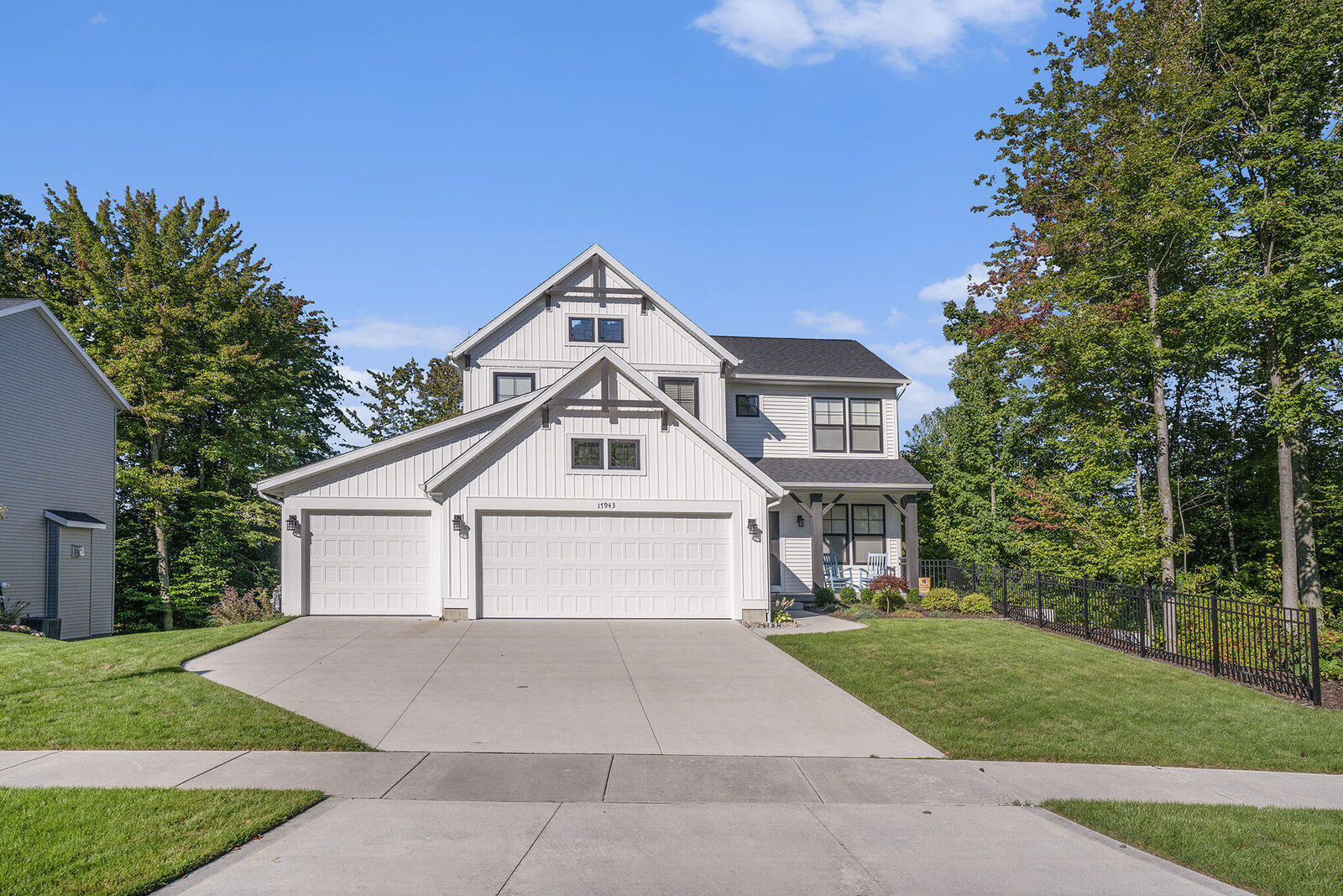 Property Photo:  17943 Spring Oak Drive  MI 49456 