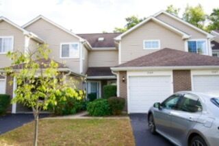 Property Photo:  1149 E Addison Avenue E  IL 60148 