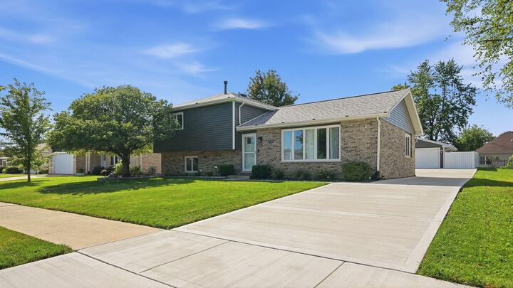 Property Photo:  25712 S McCorkle Avenue  IL 60449 