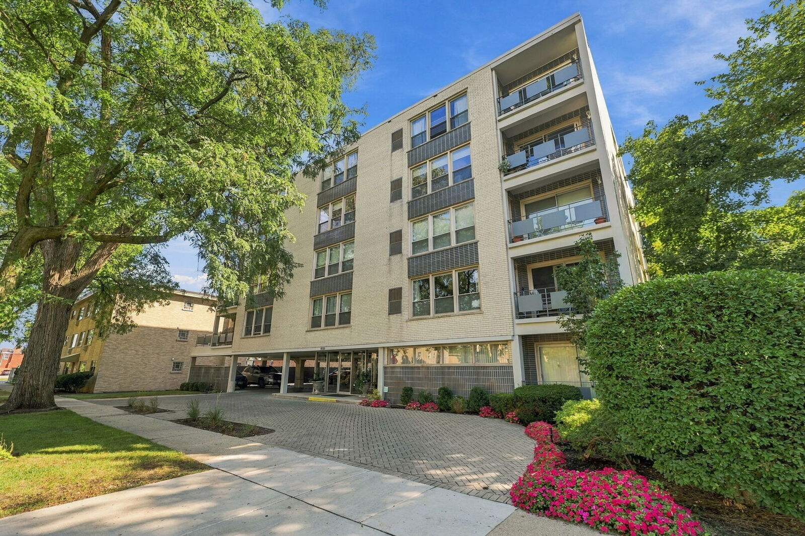 Property Photo: 1535 Park Avenue 401 IL 60305
