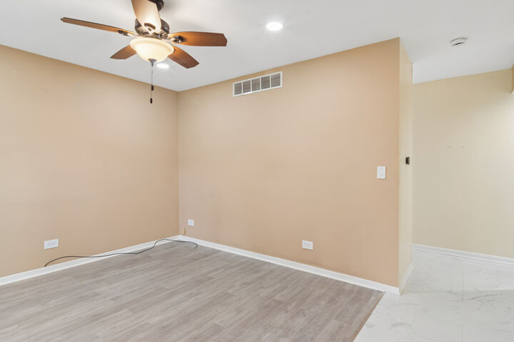 Property Photo: 3062 Kingston Court IL 60107