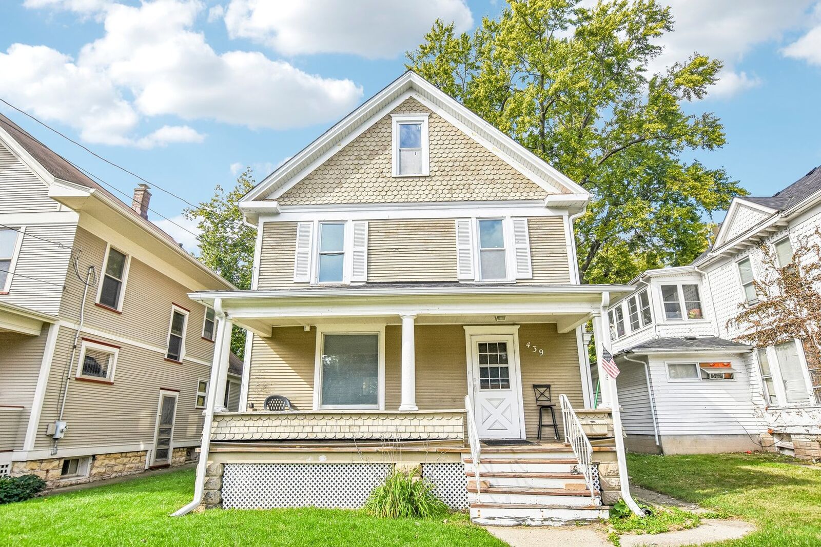 Property Photo:  439 5th Street  IL 60505 