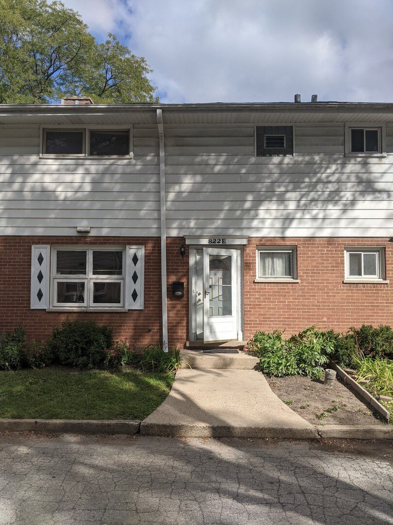 Property Photo:  822 Skokie Boulevard E  IL 60091 