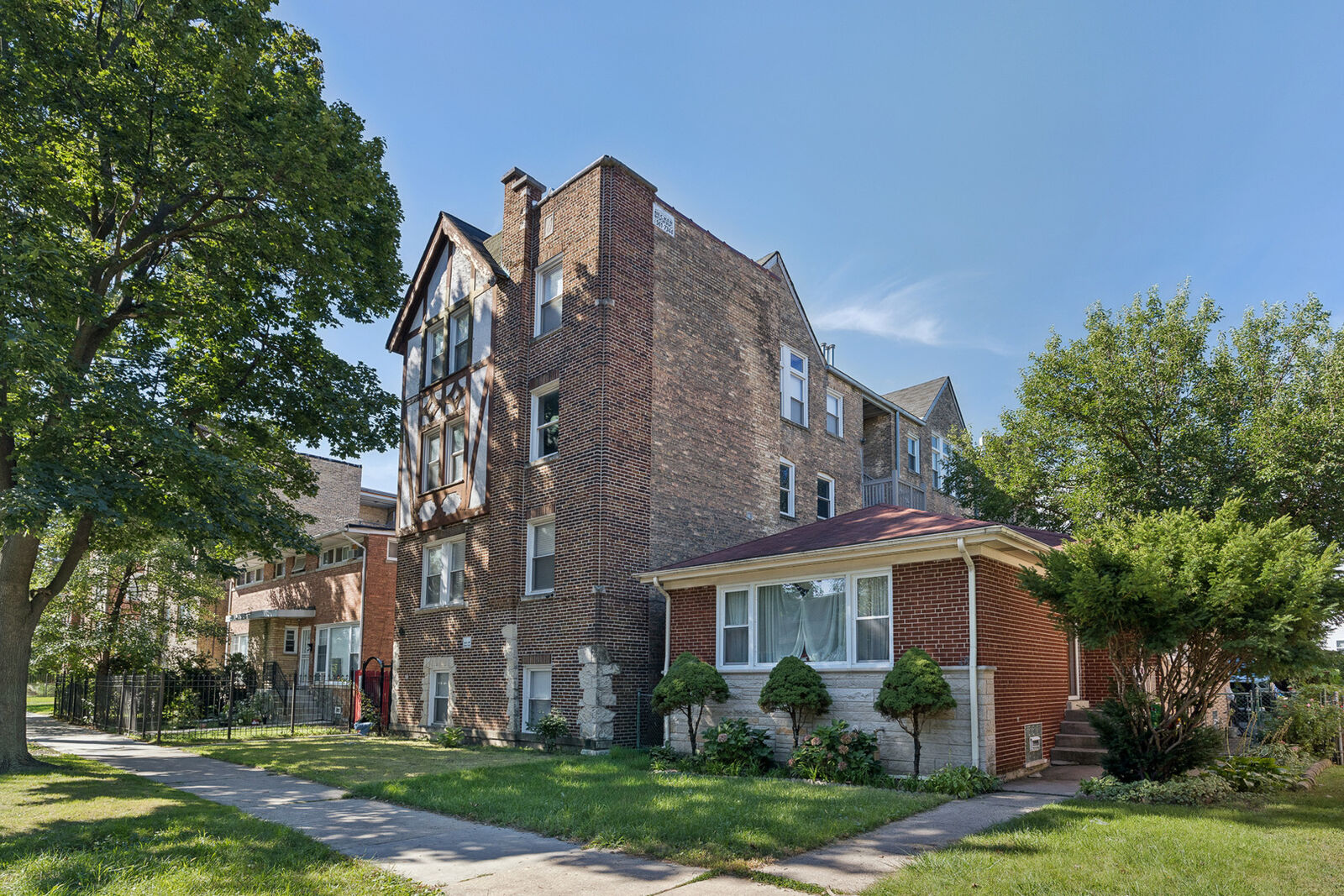 Property Photo:  6450 N Troy Street 3W  IL 60645 