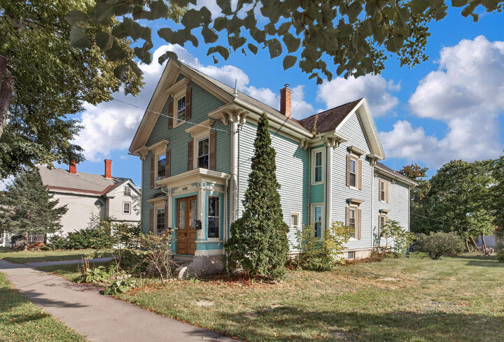 Property Photo:  450 Hammond Street  ME 04401 
