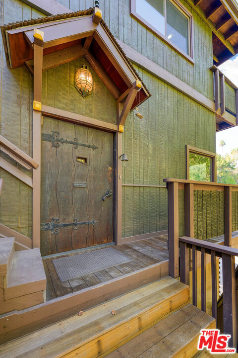 Property Photo:  3602 S Lankershim Boulevard  CA 90068 