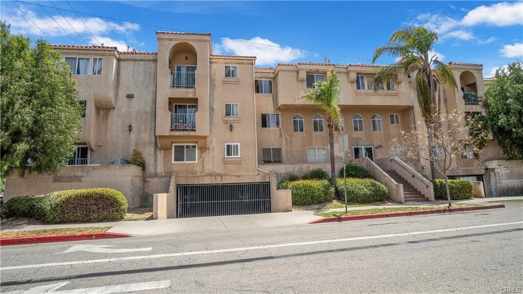 Property Photo:  6100 Rugby Avenue 113  CA 90255 
