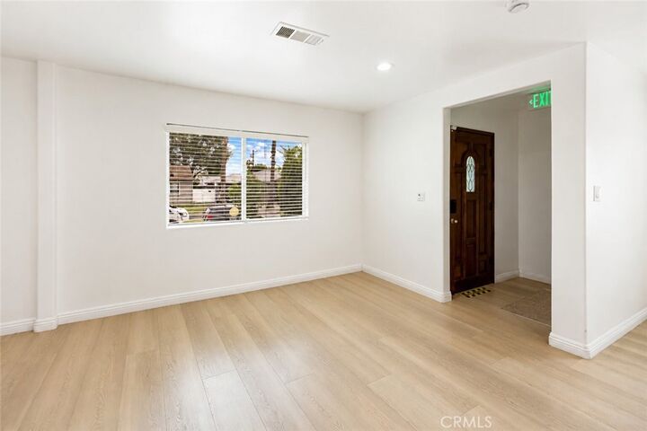 Property Photo:  7035 Calhoun Avenue  CA 91405 
