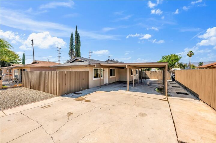 Property Photo: 470 W Kimball CA 92543
