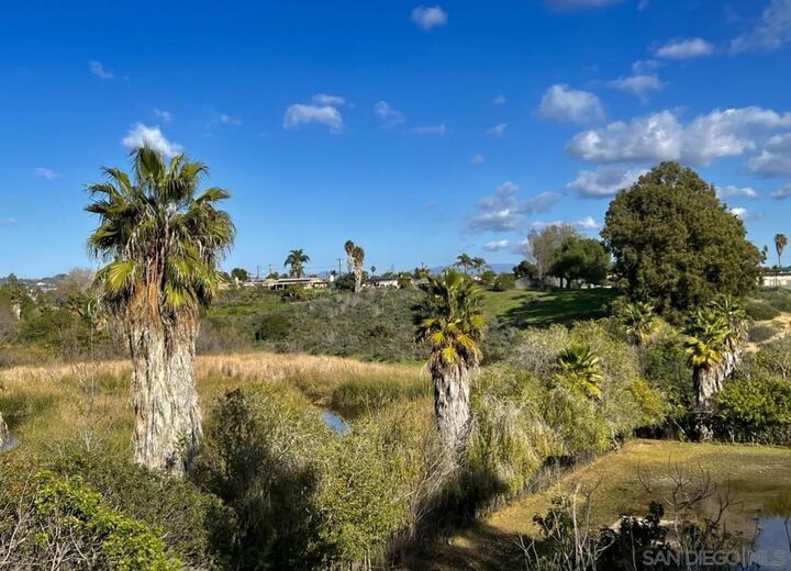 Property Photo:  526 Calle Montecito 140  CA 92057 