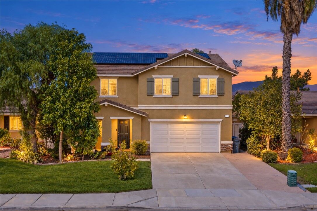 Property Photo:  702 Gloriosa  CA 92571 