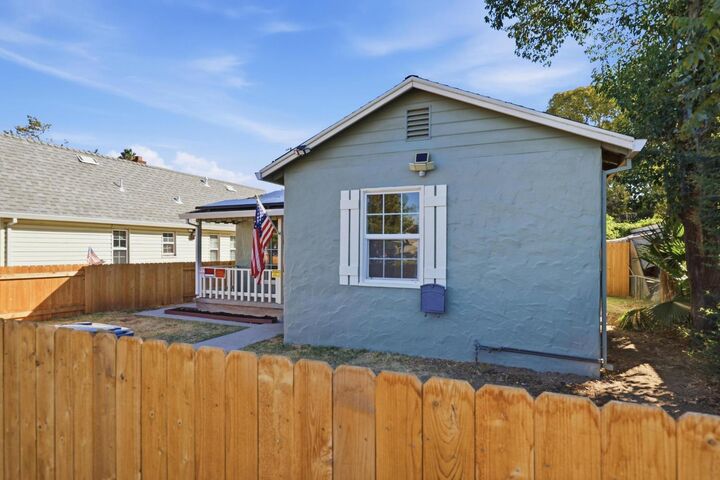 Property Photo:  821 I Street  CA 95901 