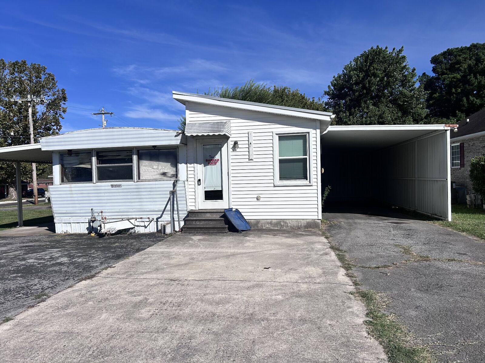 Property Photo:  801 Oakdale St  TN 37355 