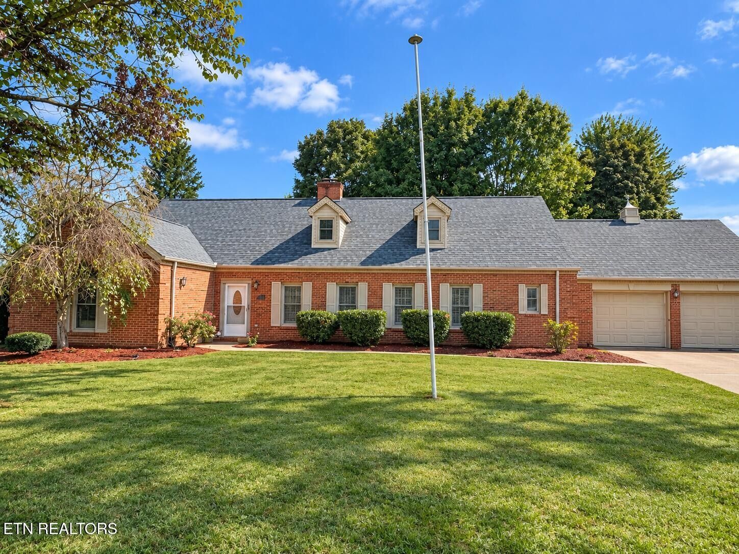 Property Photo: 1210 Briar Lea TN 37862