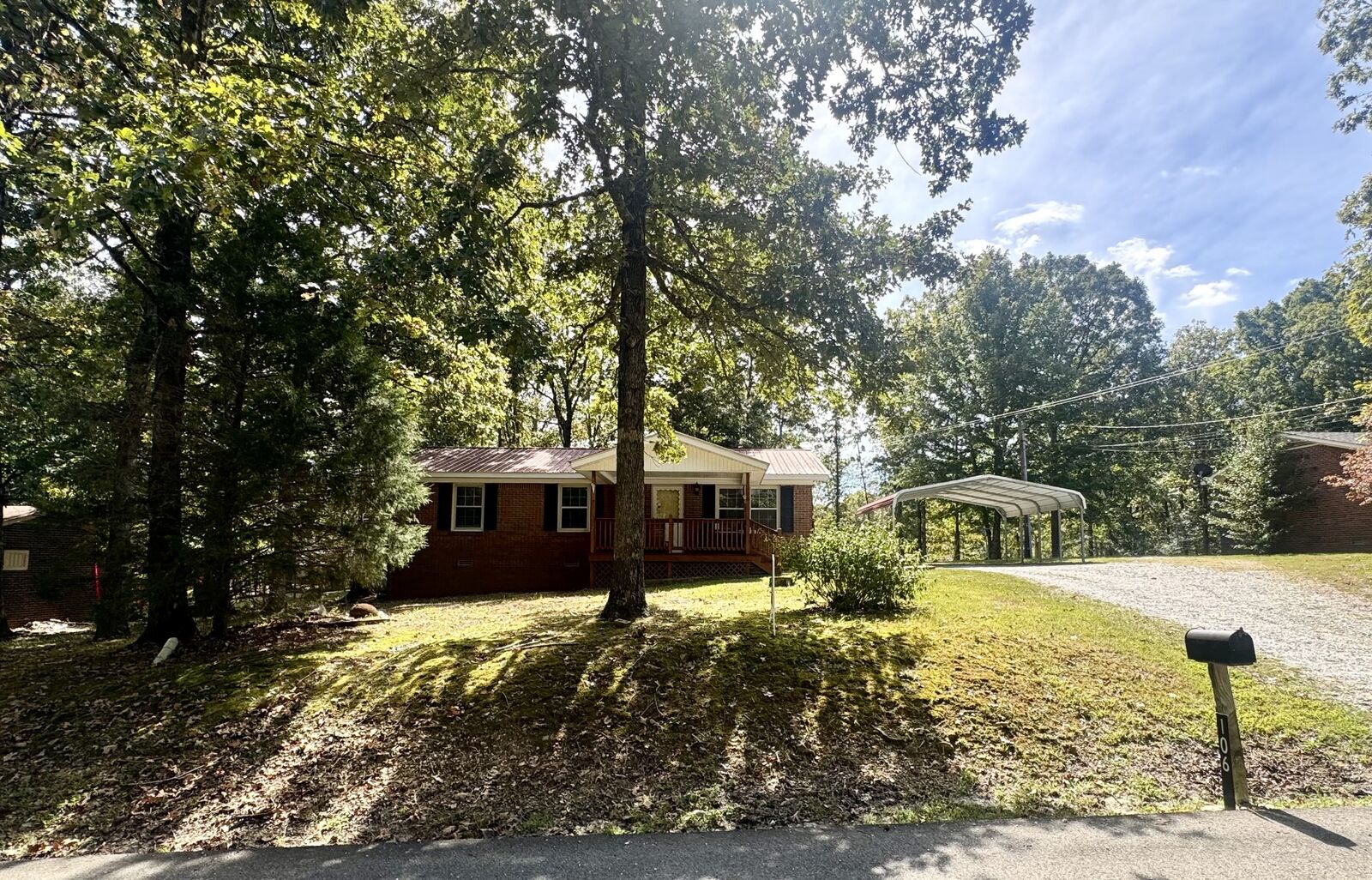 Property Photo:  106 Oak Hill Dr  TN 37185 