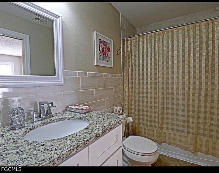 Property Photo:  6310 Royal Woods Drive  FL 33908 
