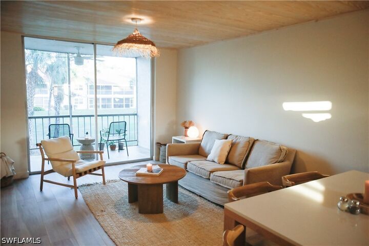 Property Photo: 225 Turtle Lake Court 207 FL 34105