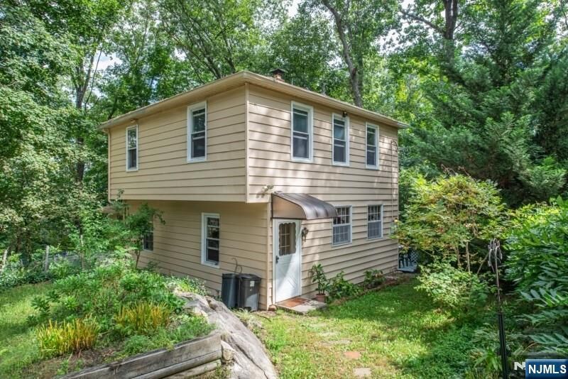 Property Photo:  19 Skyland Avenue  NJ 07420 