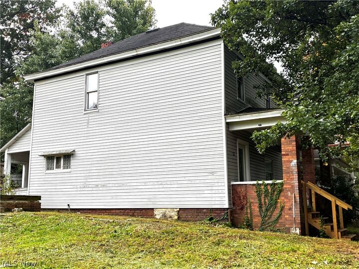Property Photo:  410 Blakeley  OH 43920 