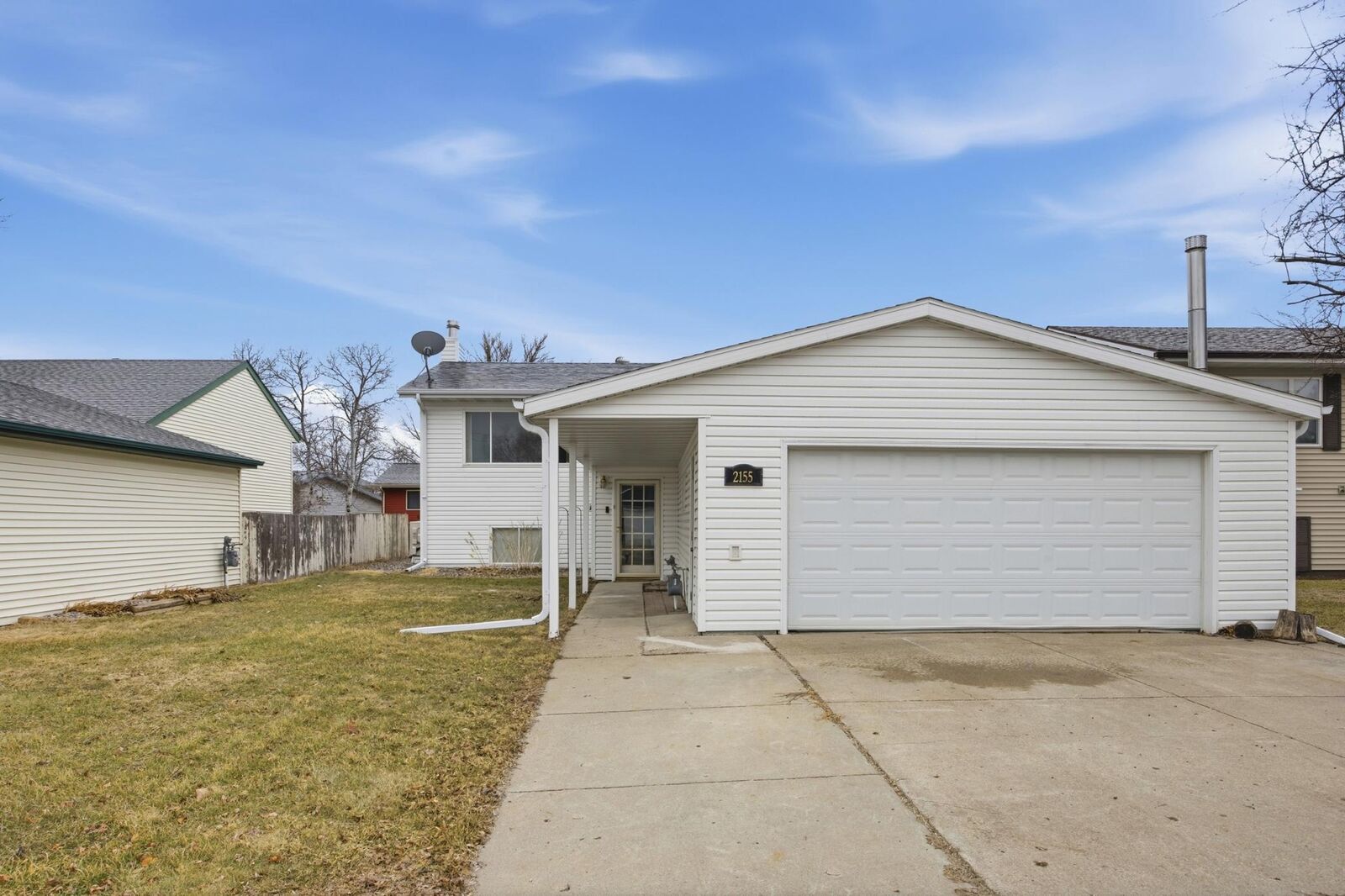Property Photo:  2155 4th Avenue E  ND 58078 