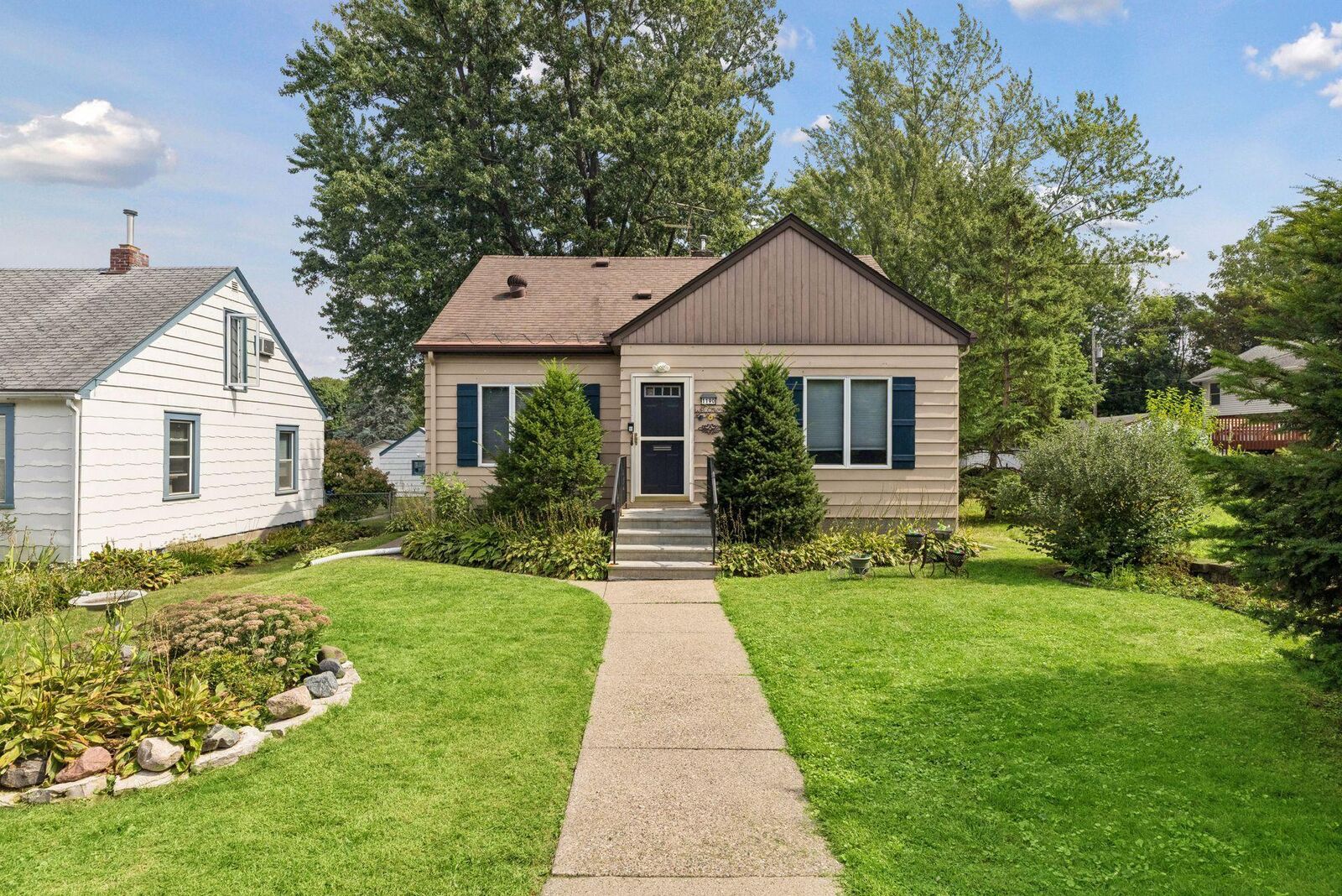 Property Photo:  1190 Ottawa Avenue  MN 55118 